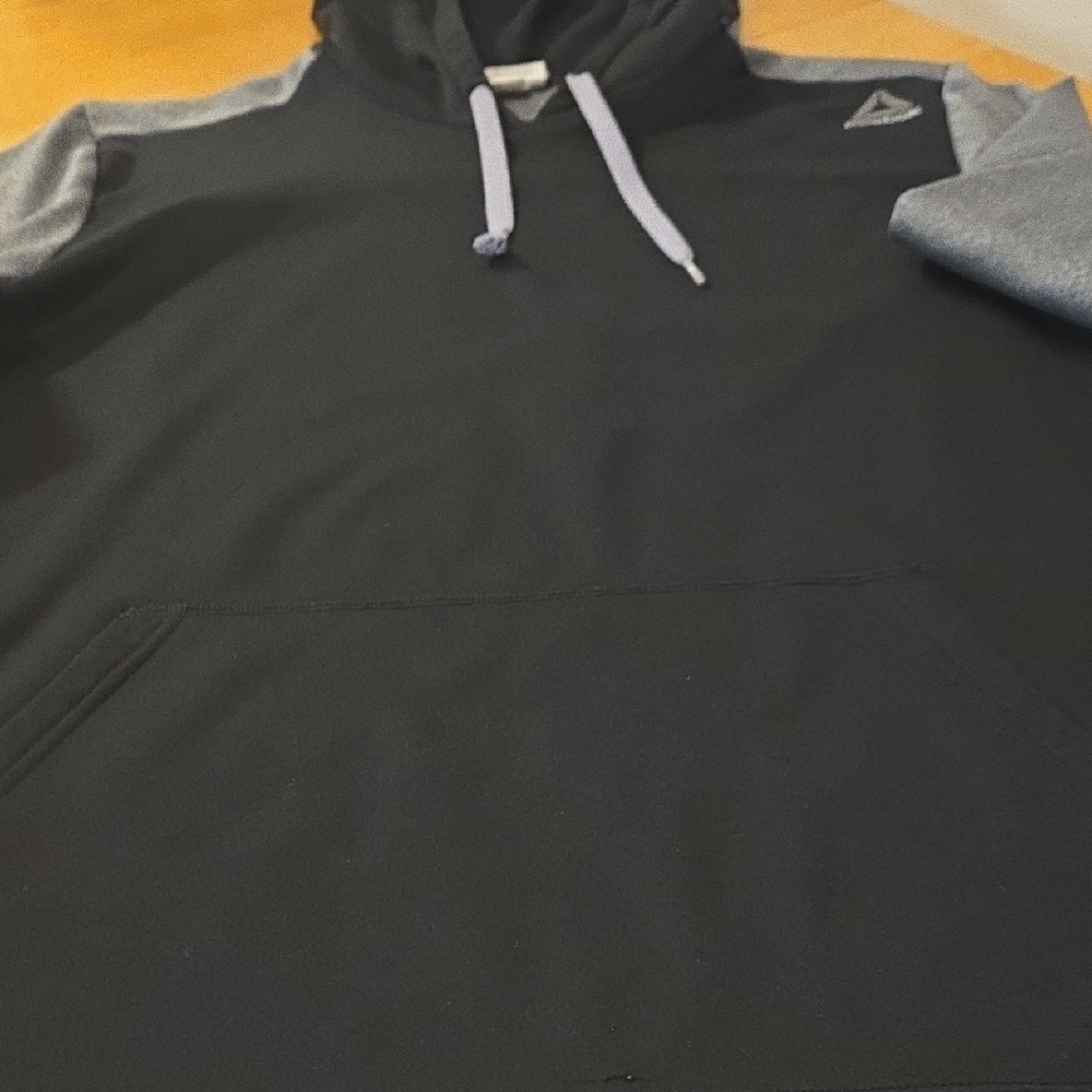 Reebok Black and Gray Pullover - Picture 4 of 5